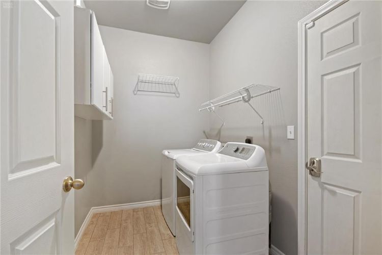 Building Photo - 7410 Russ Ln