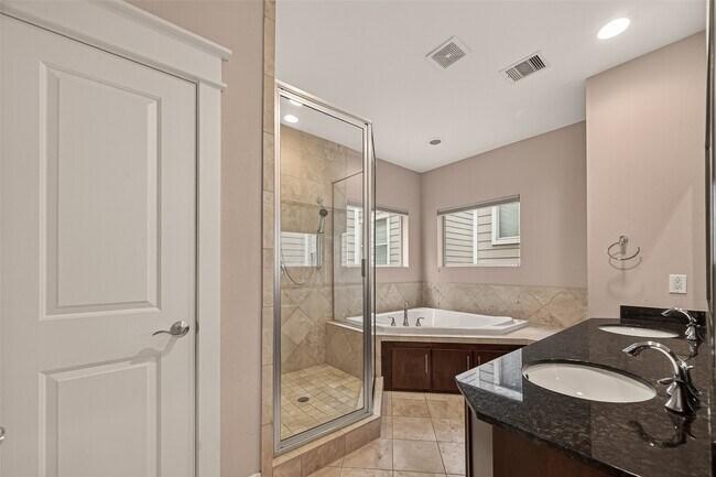 Building Photo - 1510 Crockett St