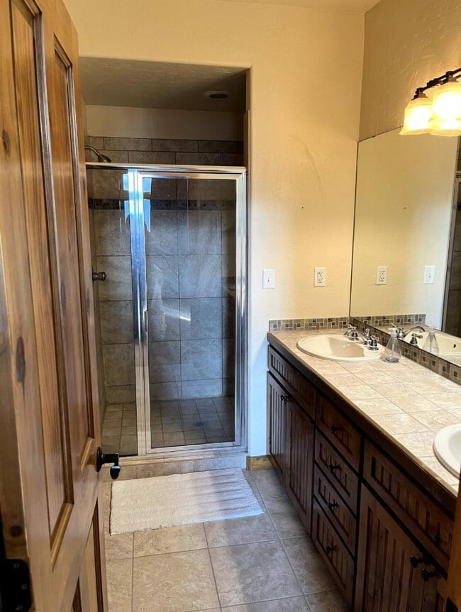 Building Photo - 970 Bear Trail