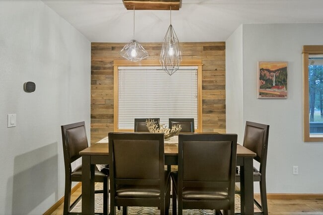 Building Photo - $500 OFF First Month Rent | Riverfront Property | Lease Options | Pet Friendly