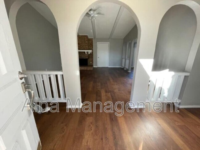 Building Photo - 3409 Castle Rock Ln