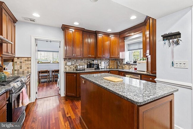 Building Photo - 4407 Whittier Rd