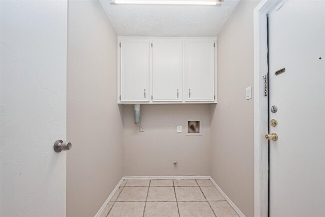 Building Photo - 2606 Lexington Woods Dr