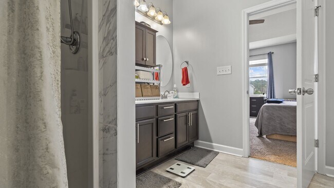 Building Photo - 4-Bedroom Hunter's Creek Gem