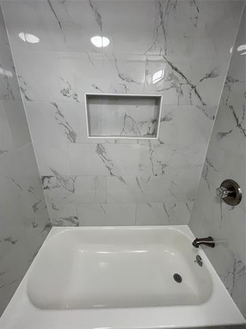 Building Photo - 12508 Meadowcrest Ln