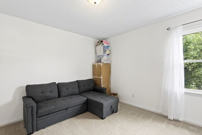 Building Photo - 1912 Bunnell Ct