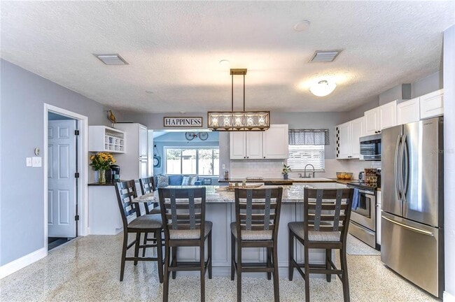 Building Photo - 5635 24th Ave N