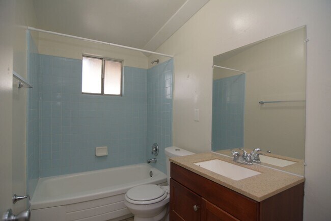 Building Photo - 1518 S Tucson Blvd