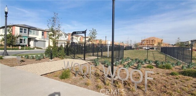 Building Photo - 2679 E Penelope Ln
