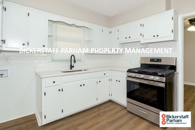 Building Photo - New to the market!!  Welcome to this charm...