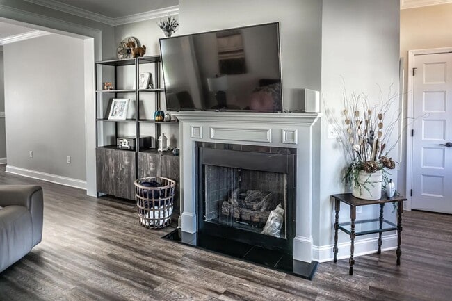 Building Photo - 515 Villa Ln