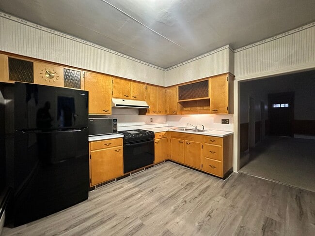 Building Photo - 3 Bedroom 1 Bathroom Myerstown Single Home