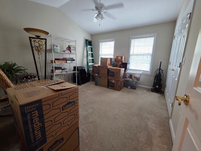 Building Photo - 2 Bed 2.5 Bath Condo