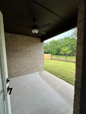 Building Photo - 2024 Brentwood Dr