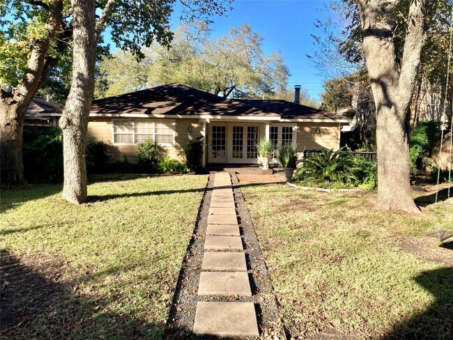 Building Photo - 4907 Elm St