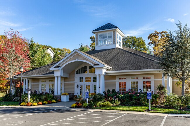 Building Photo - 175 Ridgewood Dr