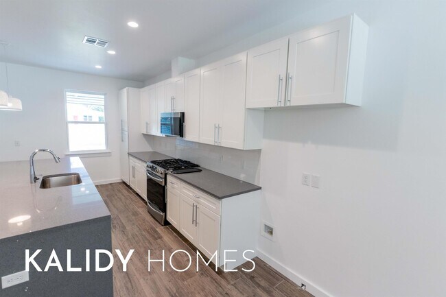 Building Photo - 1679 Kalidy Dr