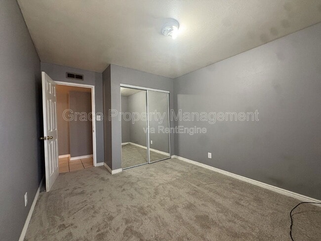 Building Photo - 3623 S Sheridan Blvd