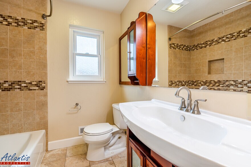 Building Photo - 5145 Alan Ave