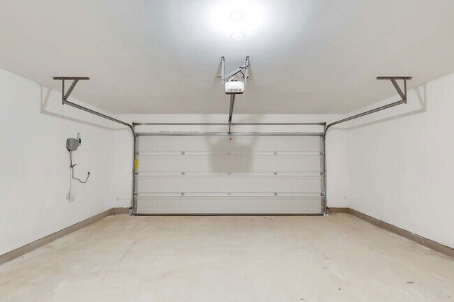 Building Photo - 271 Jefferson Dr