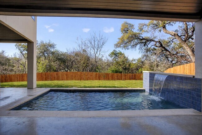 Building Photo - 434 Brady Ln