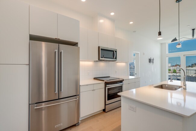 Kitchen - 600 S Duke St