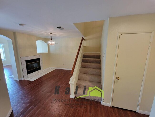 Building Photo - 2096 Northshore Dr