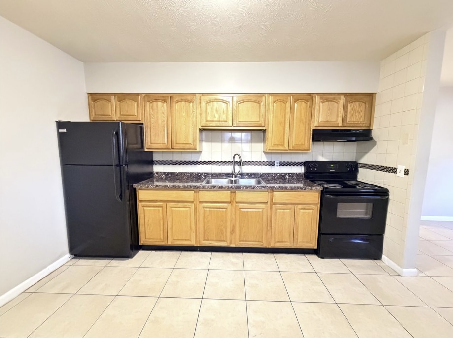 Building Photo - 8308 Doloma Ct