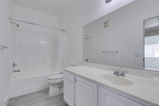Building Photo - 5655 E Sahara Ave