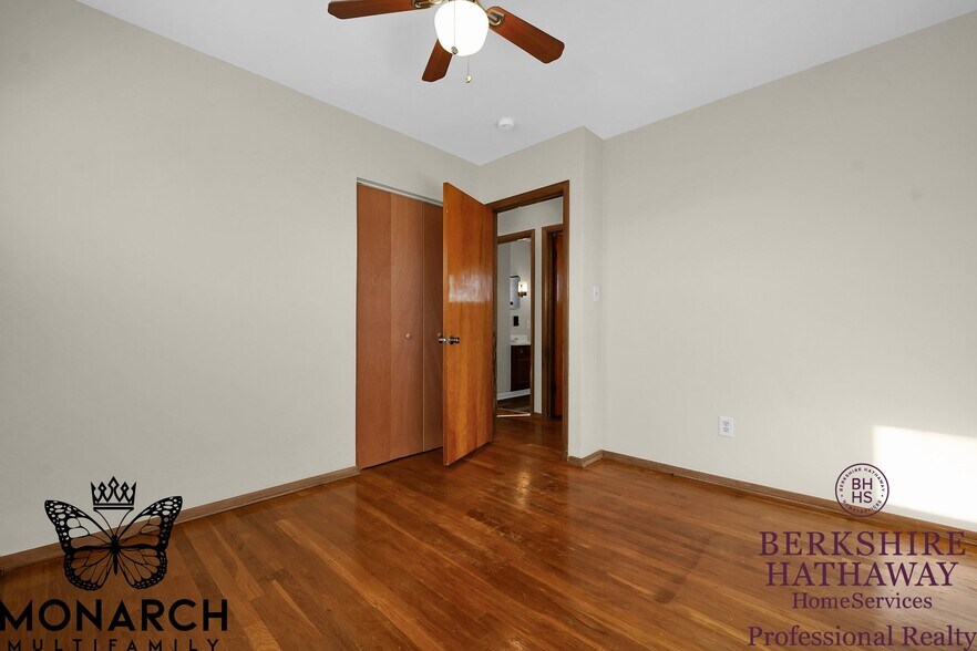 Building Photo - 995 Wiltshire Rd