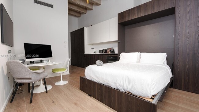 Building Photo - 5255 Collins Ave