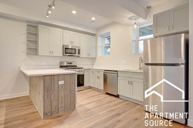 Building Photo - 1142 W 17th Pl