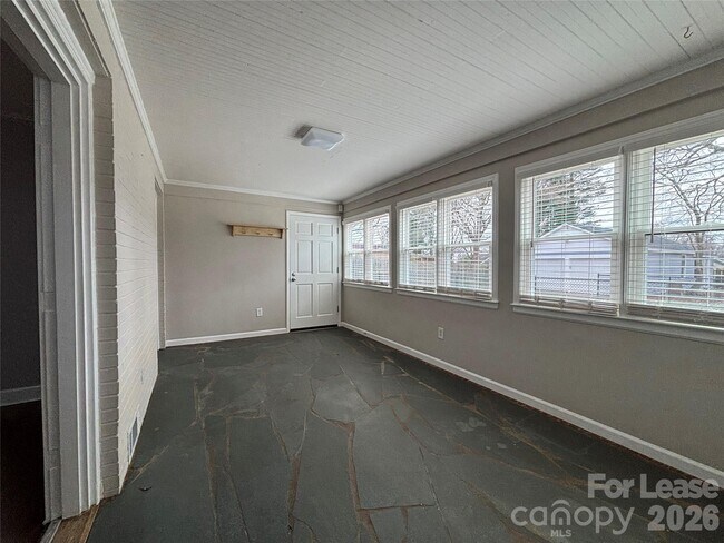 Building Photo - 418 Coolidge Ave