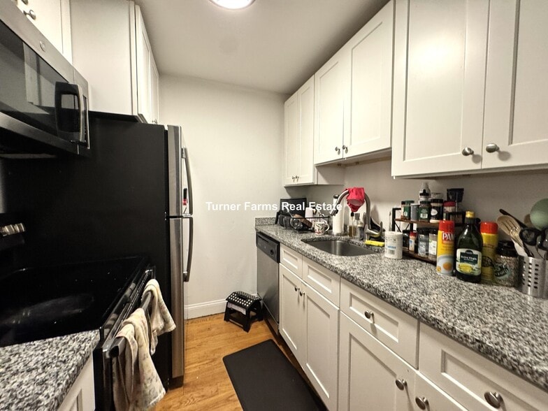 Building Photo - 774 Columbus Ave