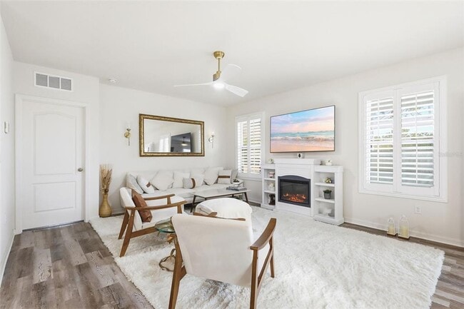 Building Photo - 525 Stowers Dr