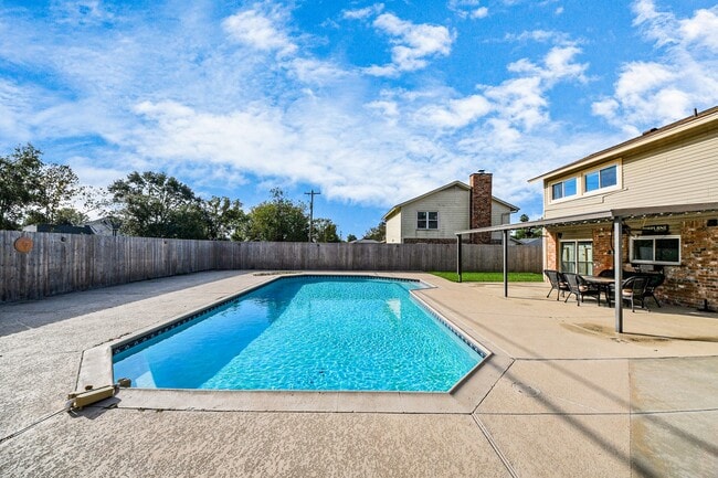 Building Photo - 601 E Castle Harbour Dr