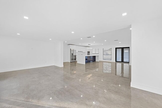 Building Photo - 112 Bayshore Dr