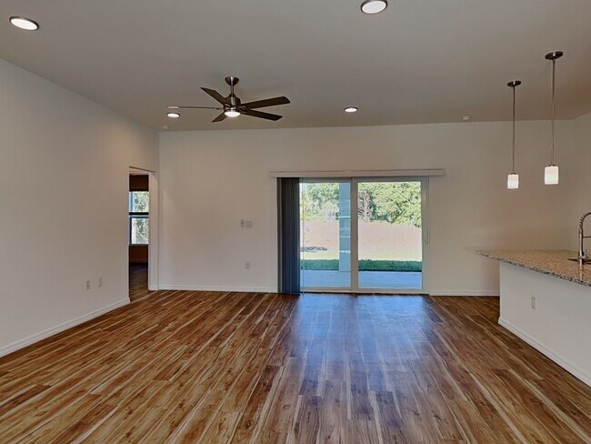 Building Photo - 20241 Lorette Ave