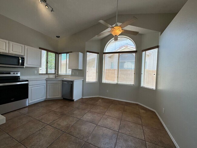Building Photo - 3 Bedroom - 2 Bath - 1515 Sq. Ft. - in Gil...