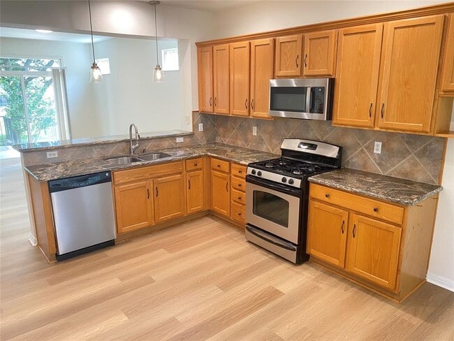Building Photo - 102 Purple Sage Dr
