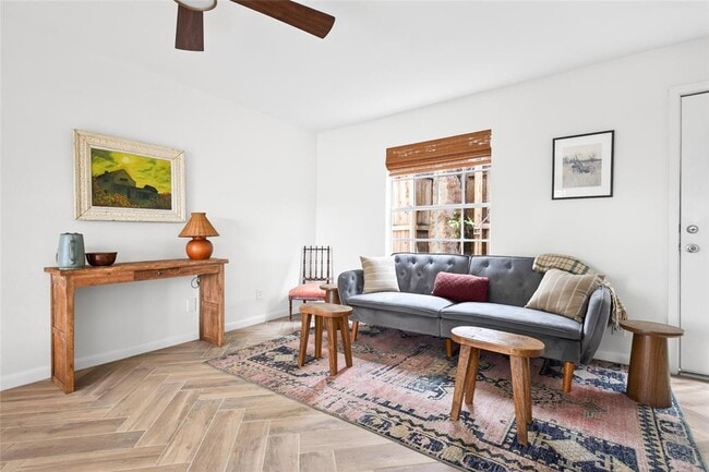 Building Photo - 1700 Houston St