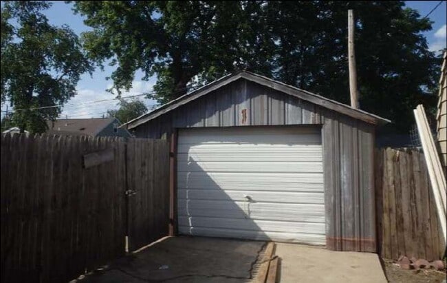 Building Photo - 3 Bed 2 Bath 1600+ sq ft Home for Rent - Appleton