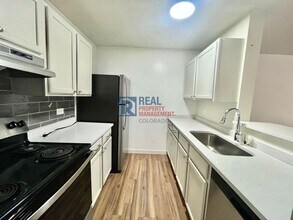 Building Photo - 2281 S Vaughn Way