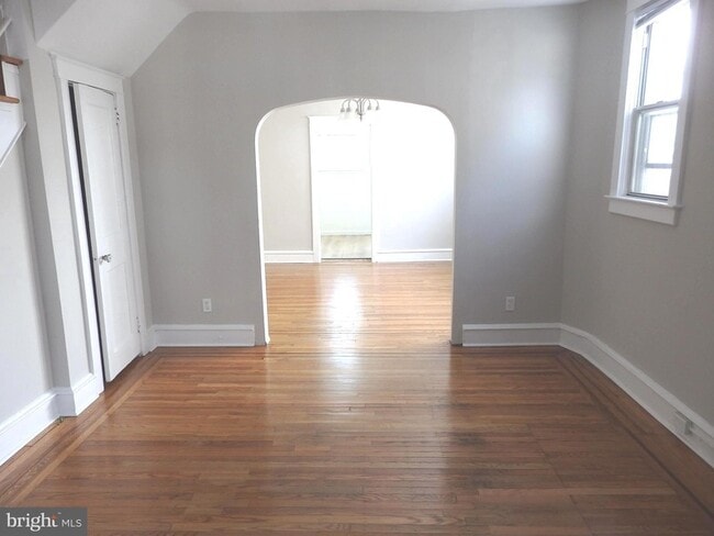 Building Photo - 129 S Eagle Rd