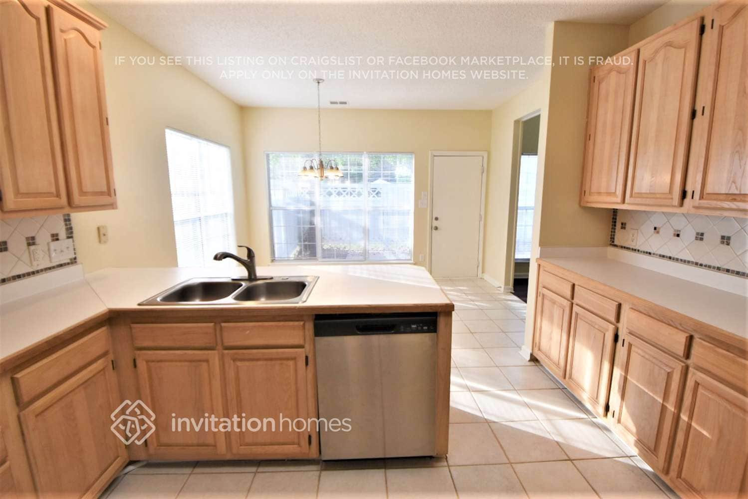Building Photo - 17113 Cabernet Ct