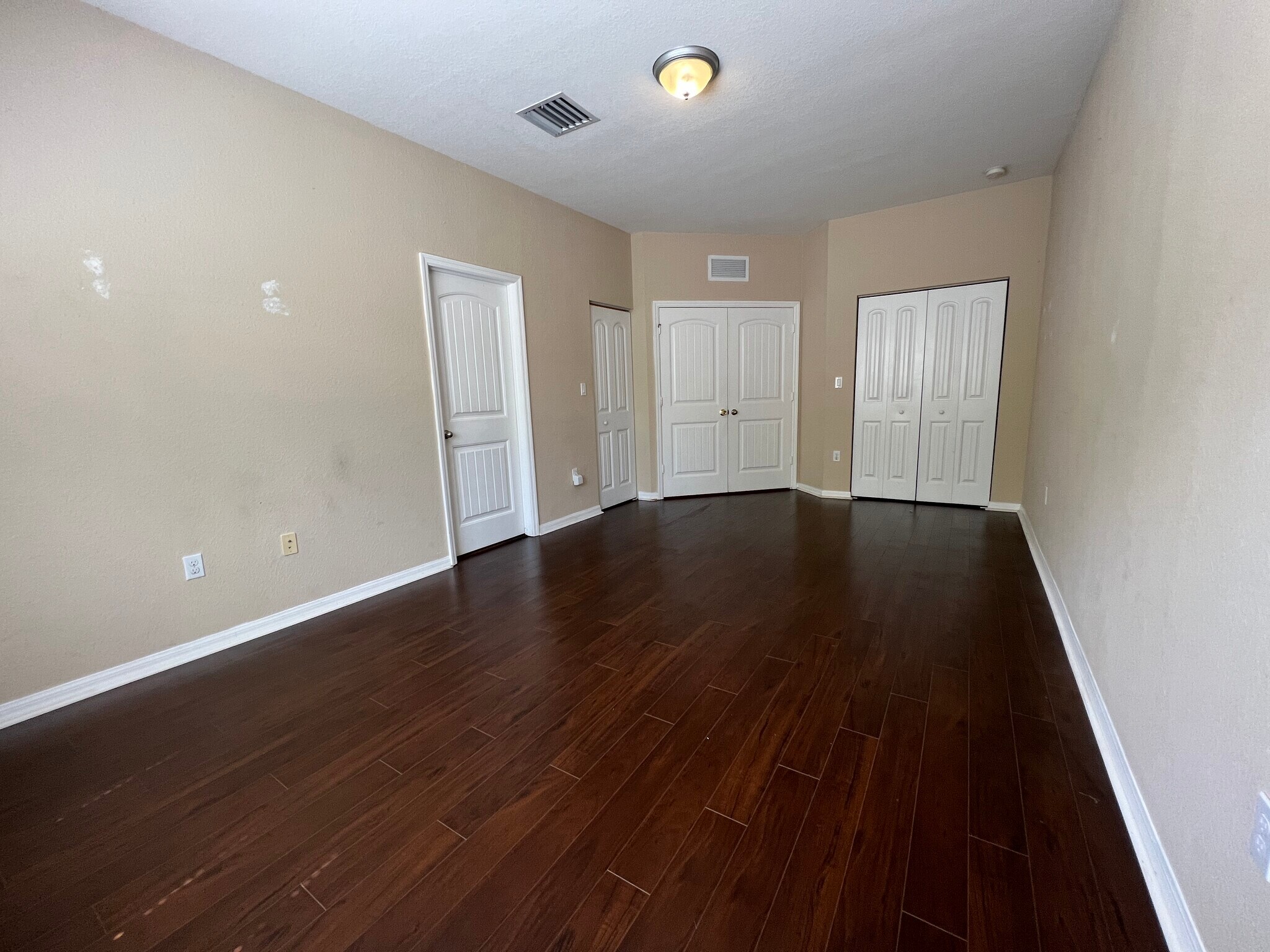 Building Photo - 3530 NW 29th Ct