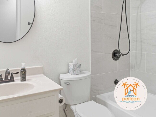 Building Photo - "Charming 3-Bedroom Retreat on Deedra Avenue - Spacious Living at 1325 Sq Ft in Pensacola!"