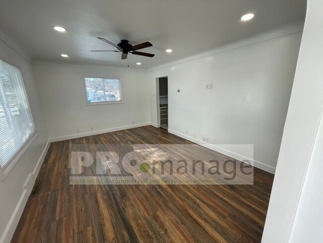 Building Photo - House