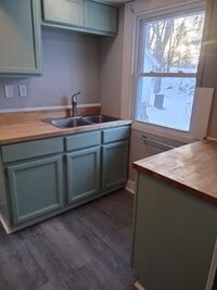 Building Photo - 145 E Addison St