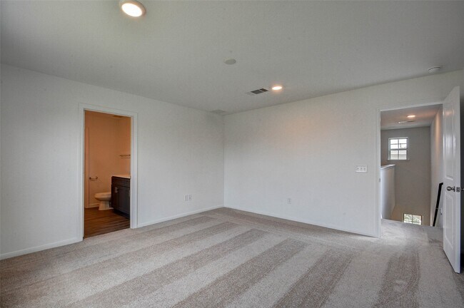 Building Photo - 16642 Teak Mantle Rd